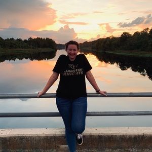 Meet your Posher, Olivia